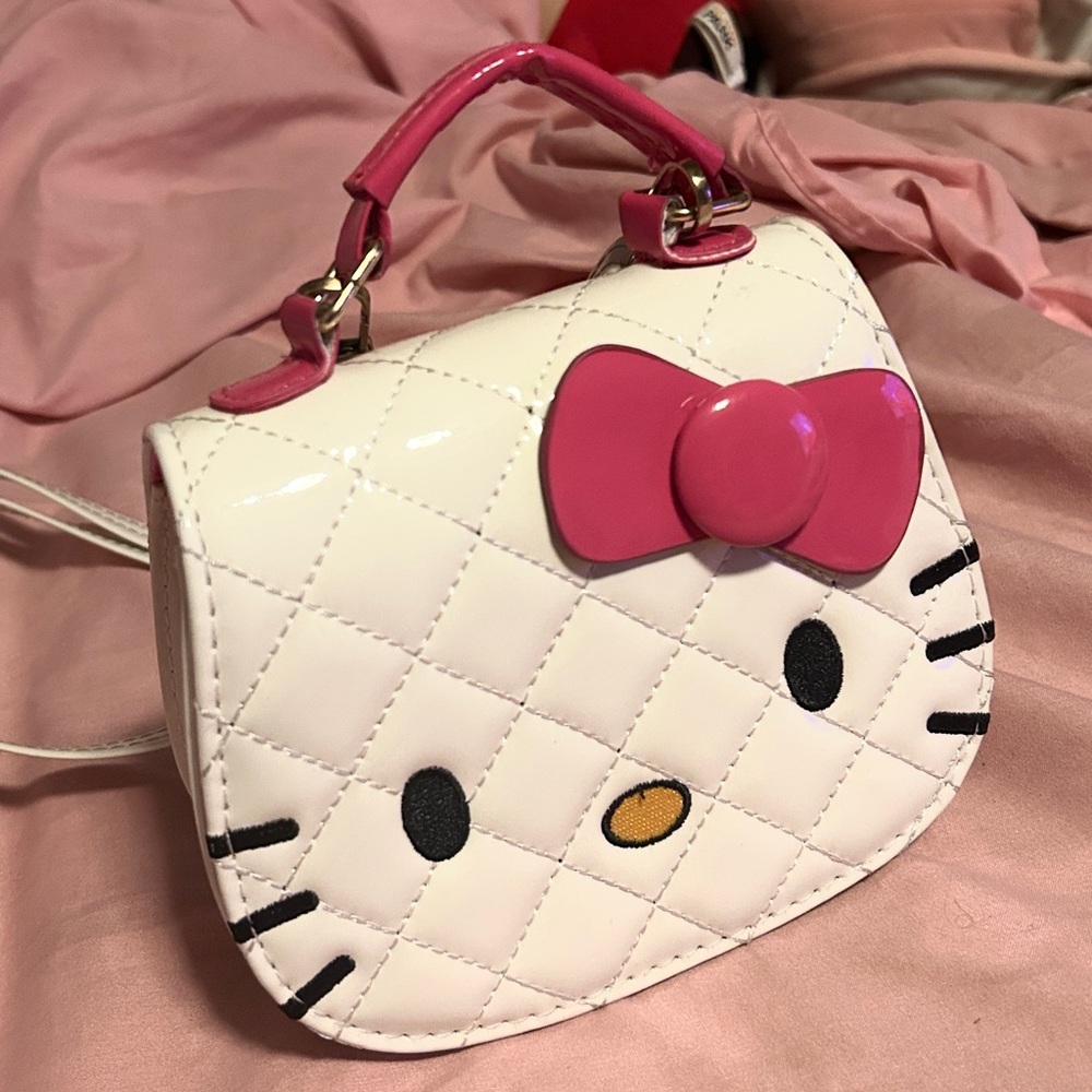 hello kitty purse